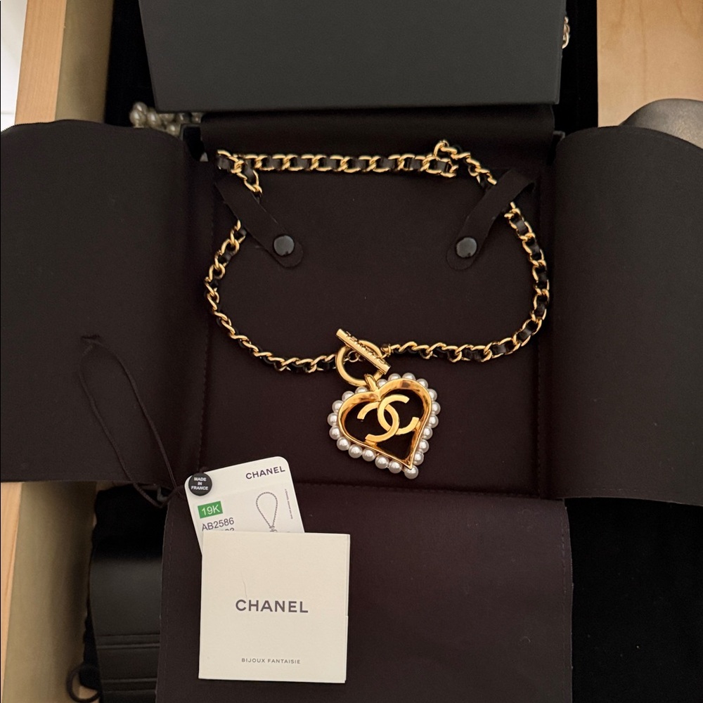 CHANEL Gold and Pearl Heart Necklace